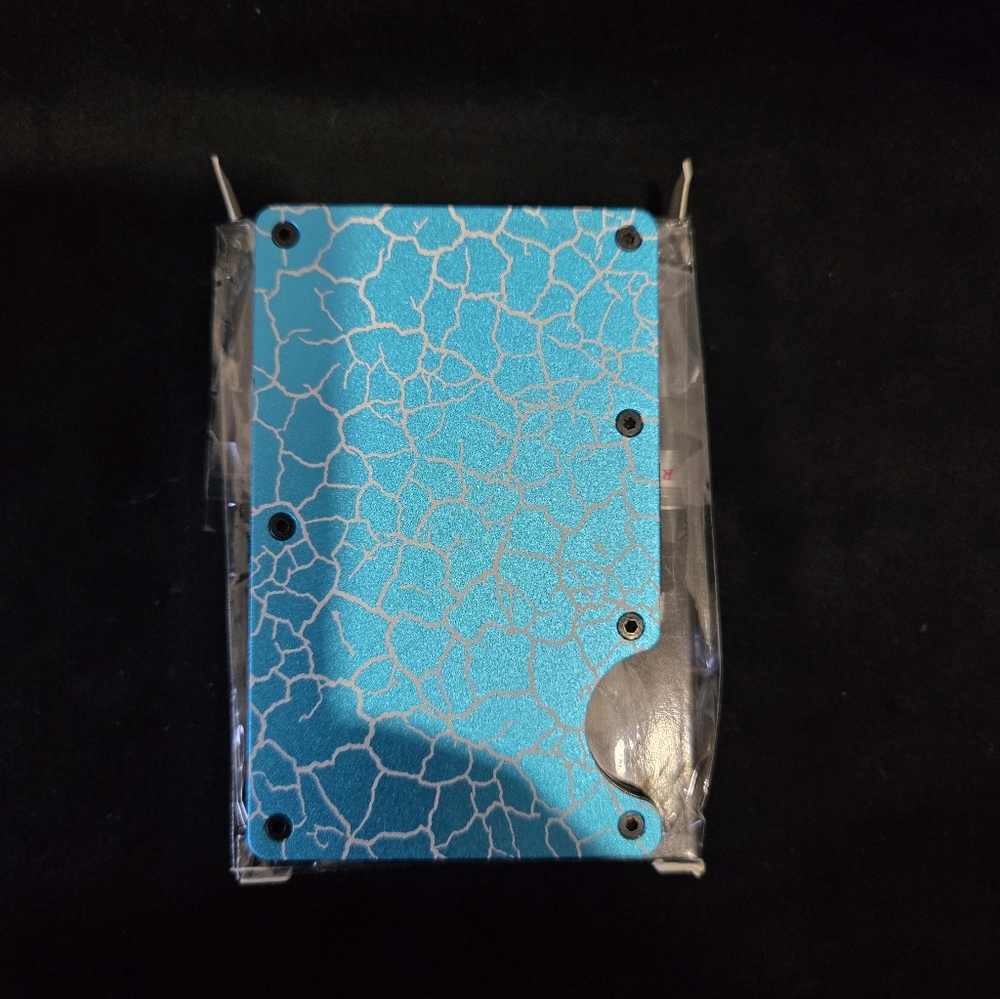 Metal minimalist RFID blocking wallet laser engraved Cracked ice.